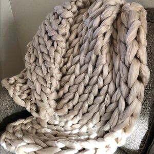 Merino wool chunky knit blanket